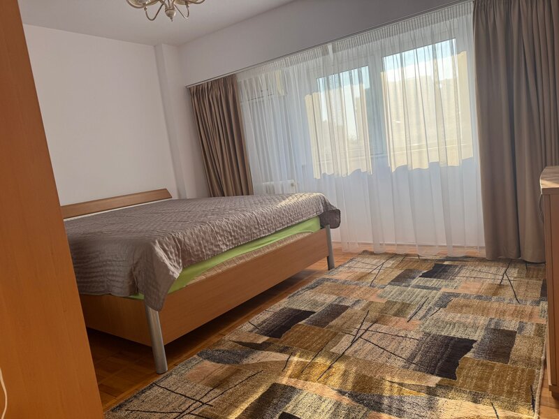 Unirii, piata Alba Iulia,